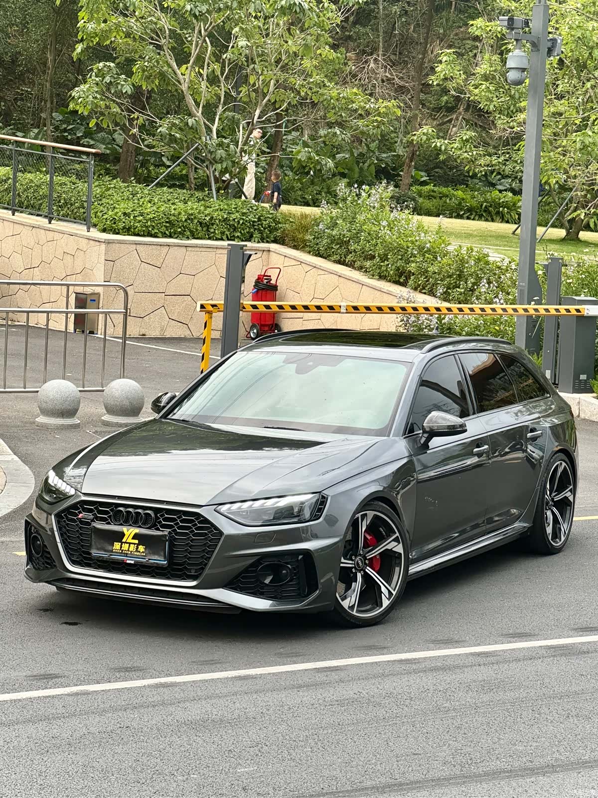 Audi RS4, 2023 1