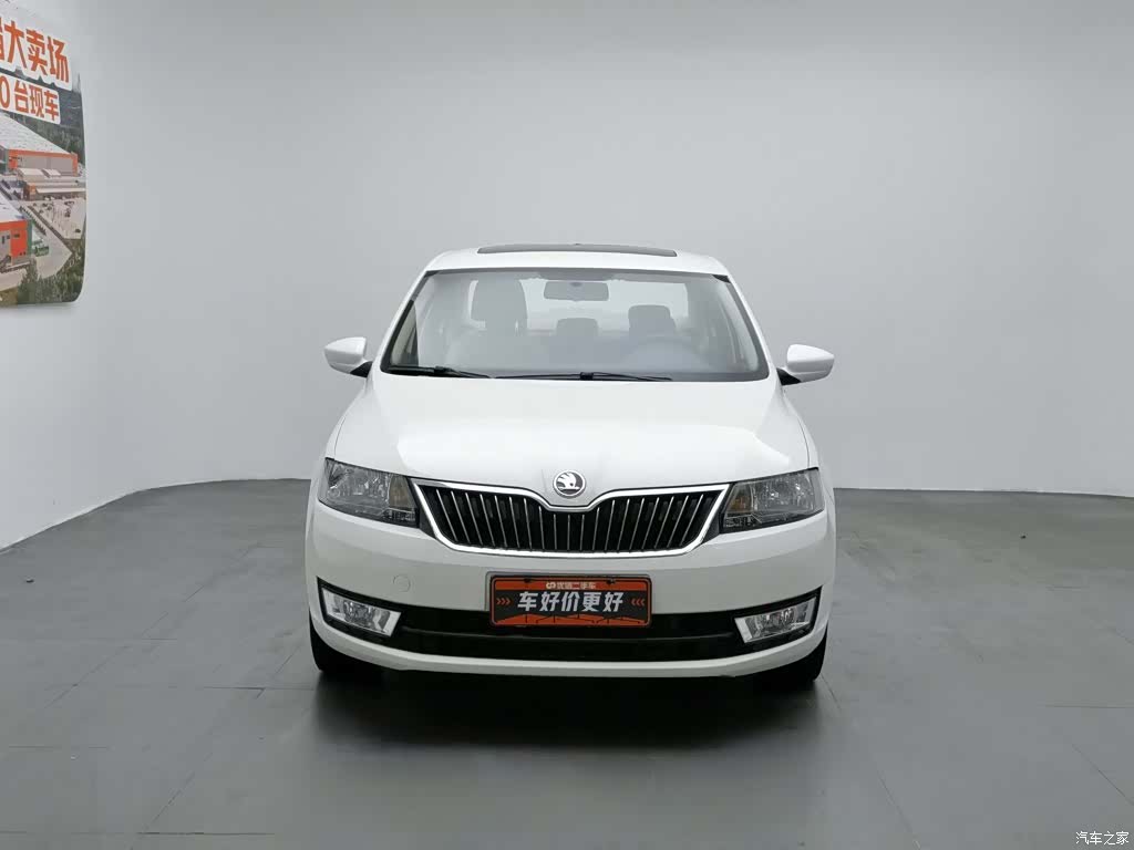 Skoda Rapid, 2014 3