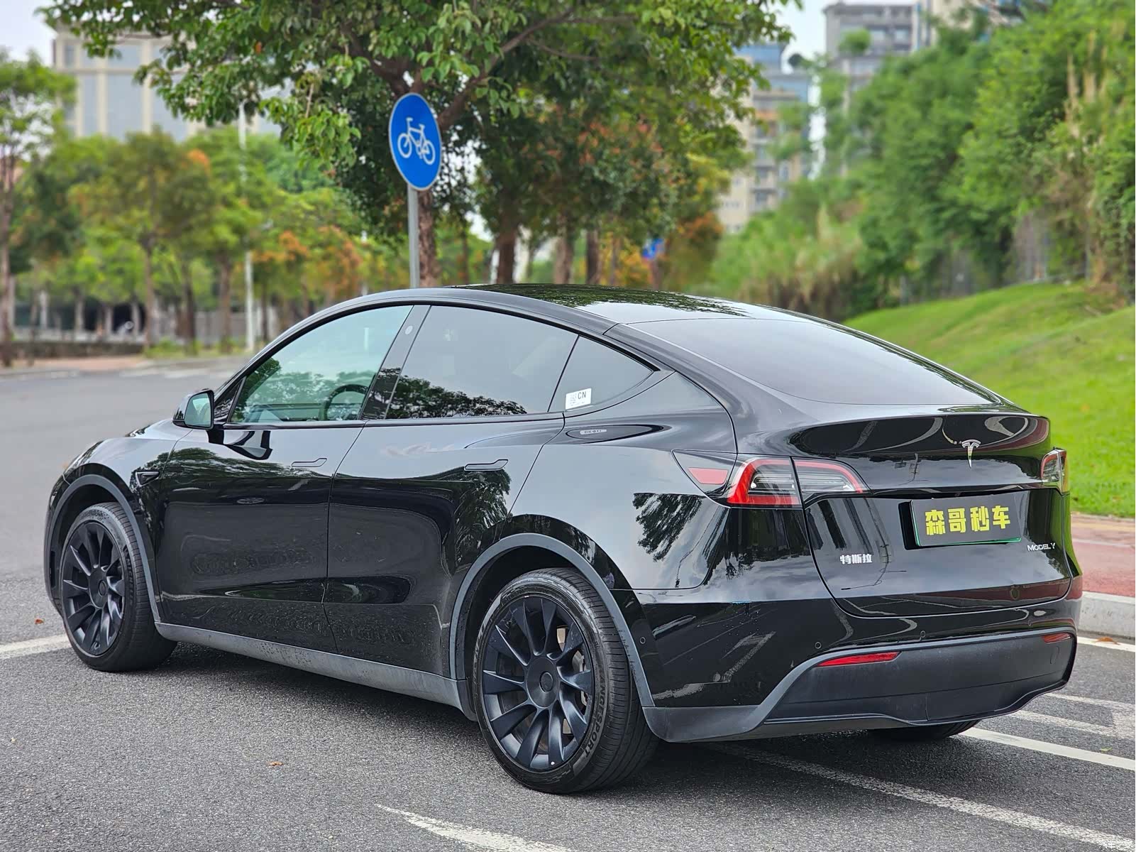 Tesla Model Y, 2023 6