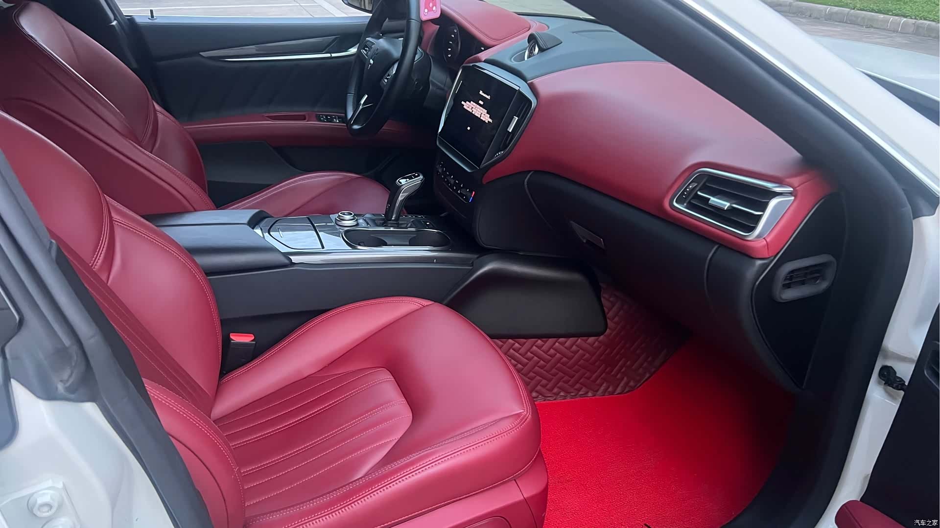 Maserati Ghibli, 2021 11