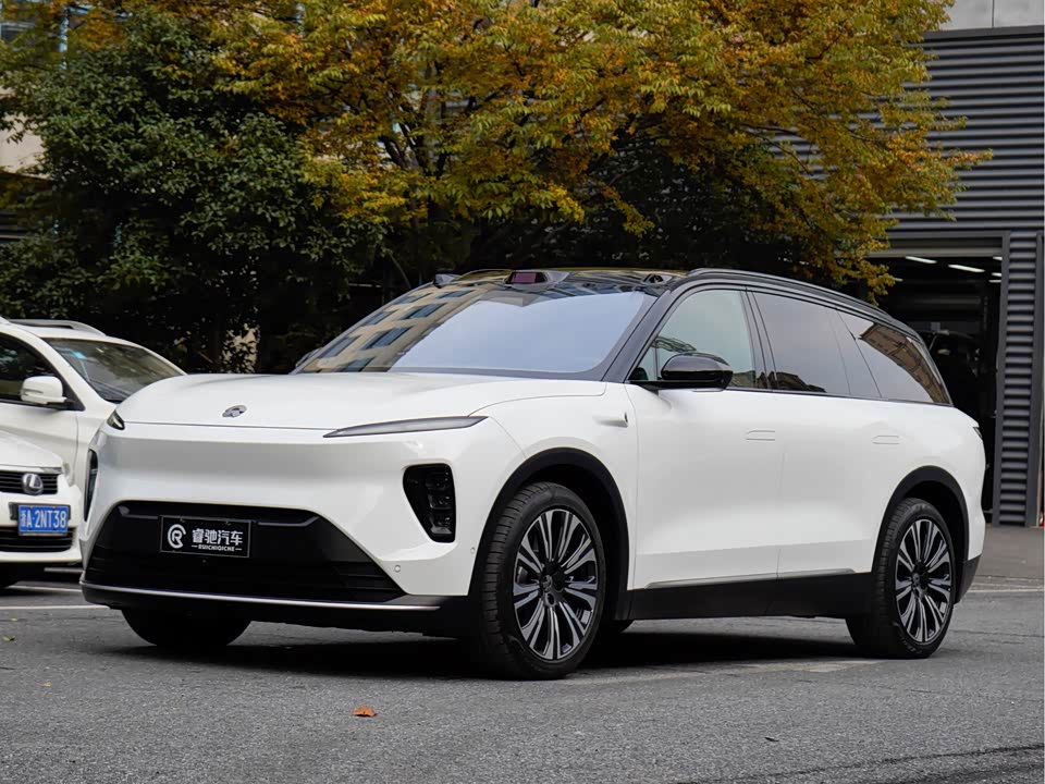 NIO ES8