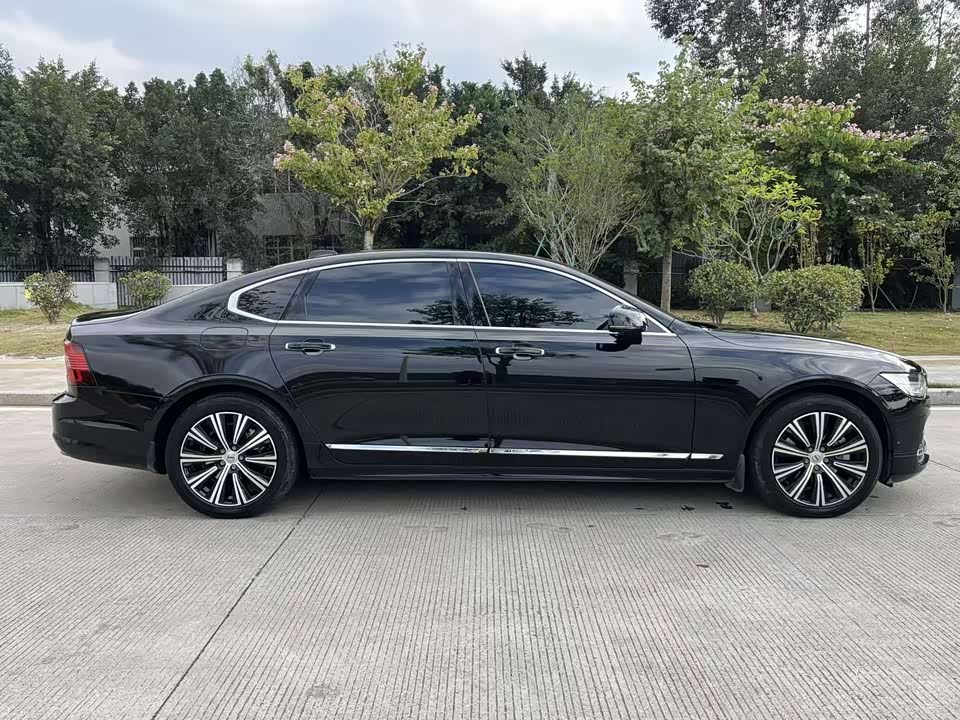 Volvo S90