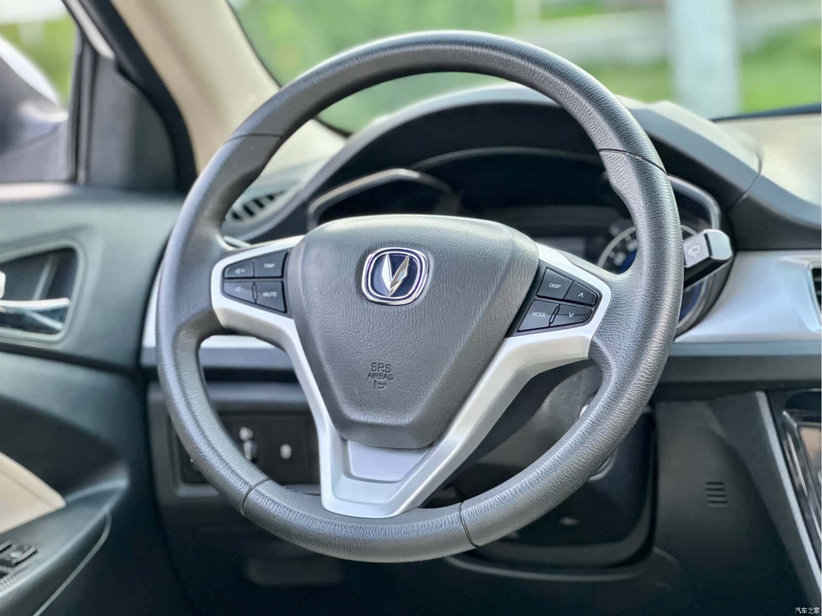 Changan V7, 2015 32