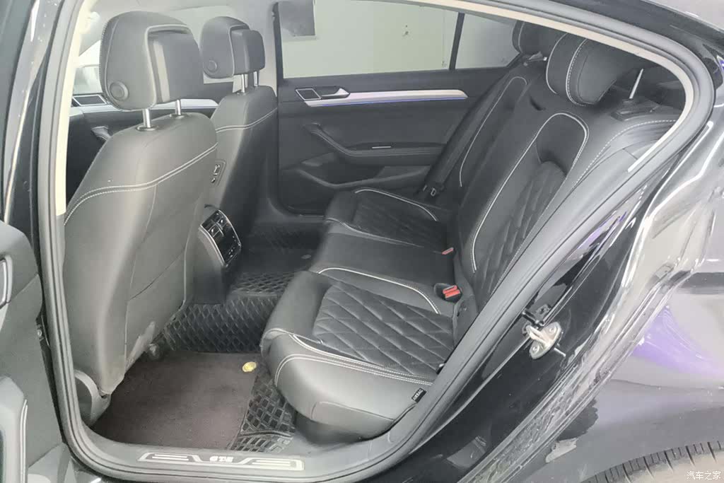 Volkswagen Magotan, 2023 11