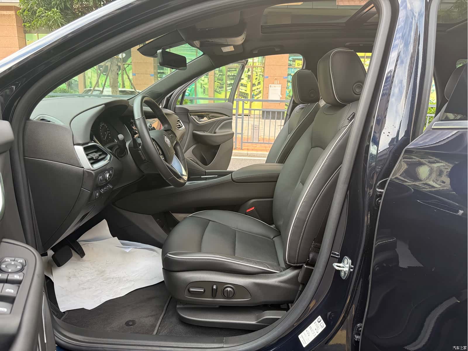 Buick Enclave, 2023 12