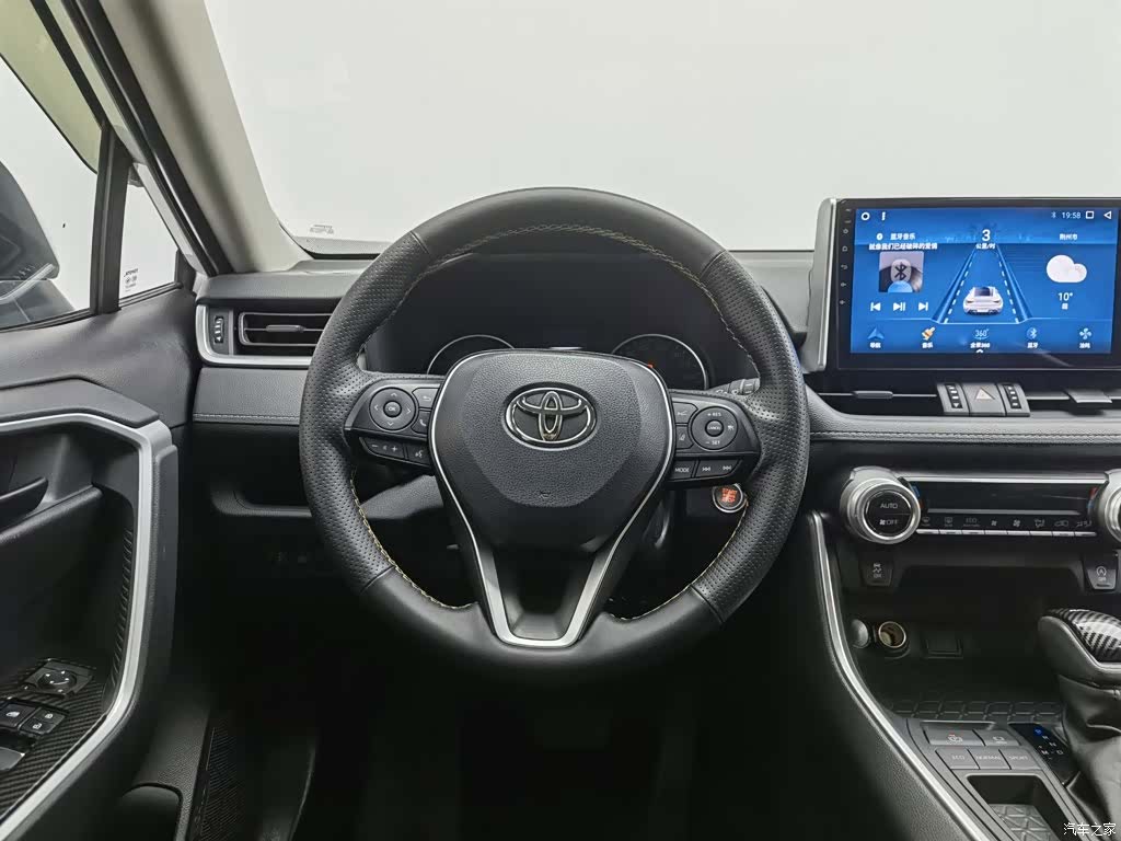 Toyota RAV4, 2021 11