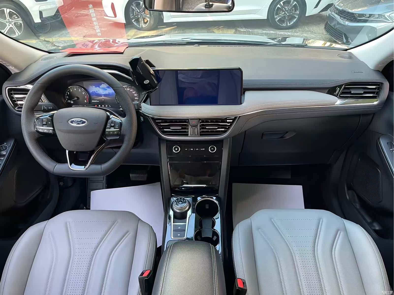Ford Escape, 2023 11