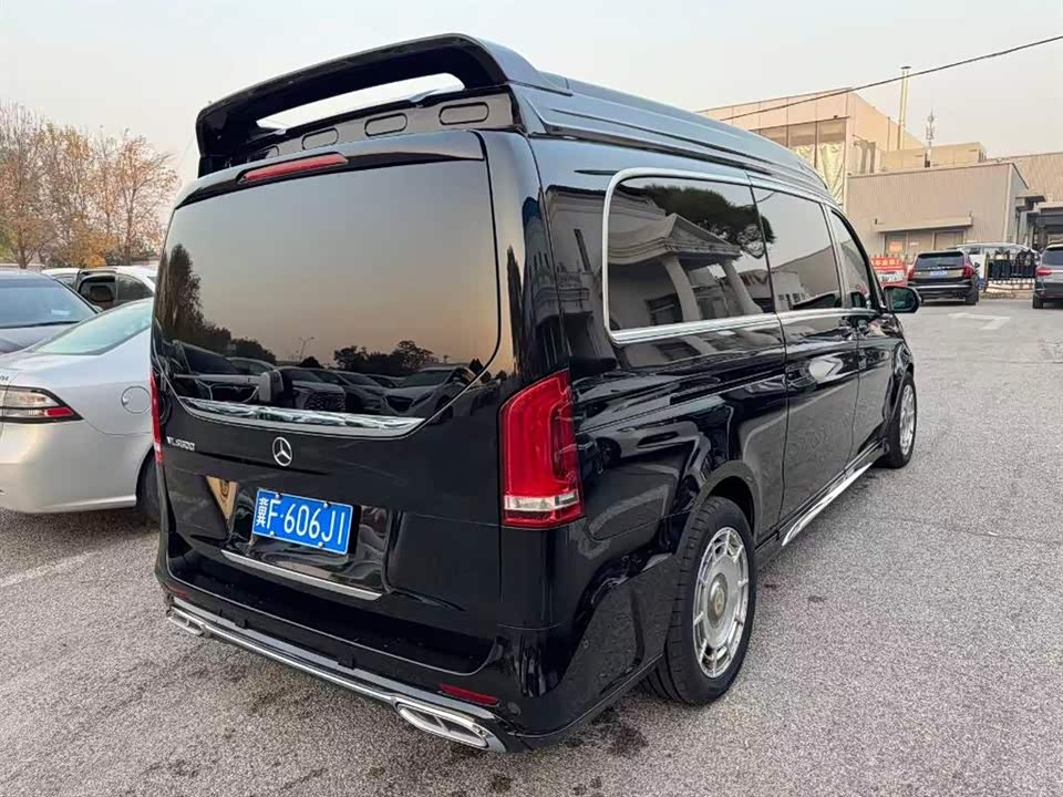 Mercedes-Benz V-class