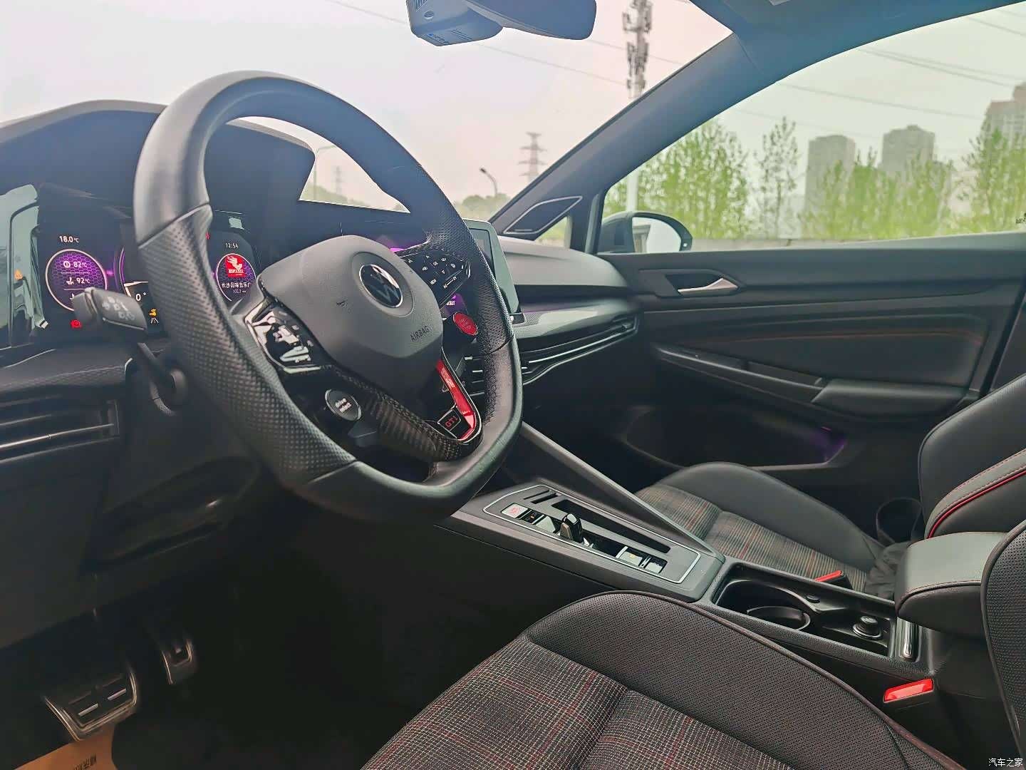 Volkswagen Golf, 2023 10
