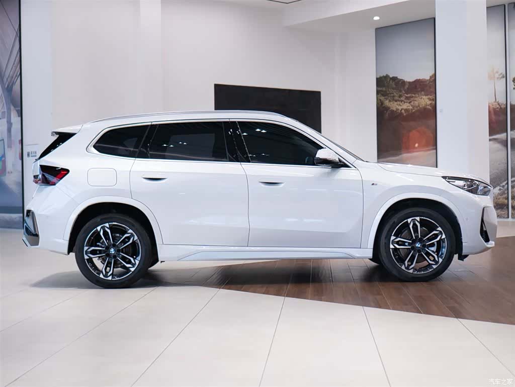 BMW X1, 2025 все фото
