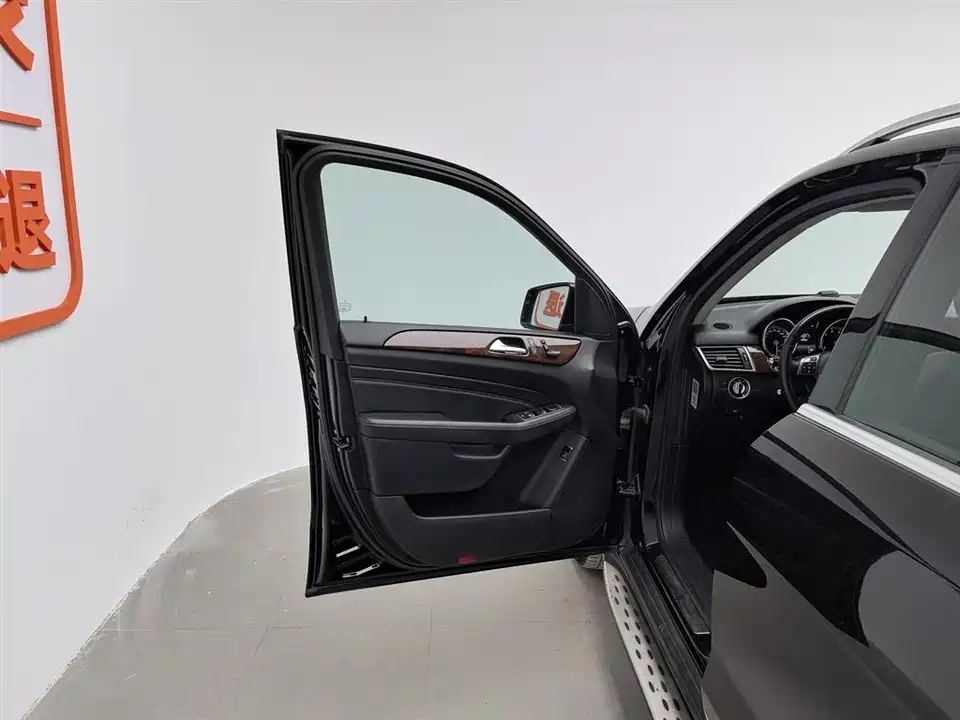 Mercedes-Benz M class