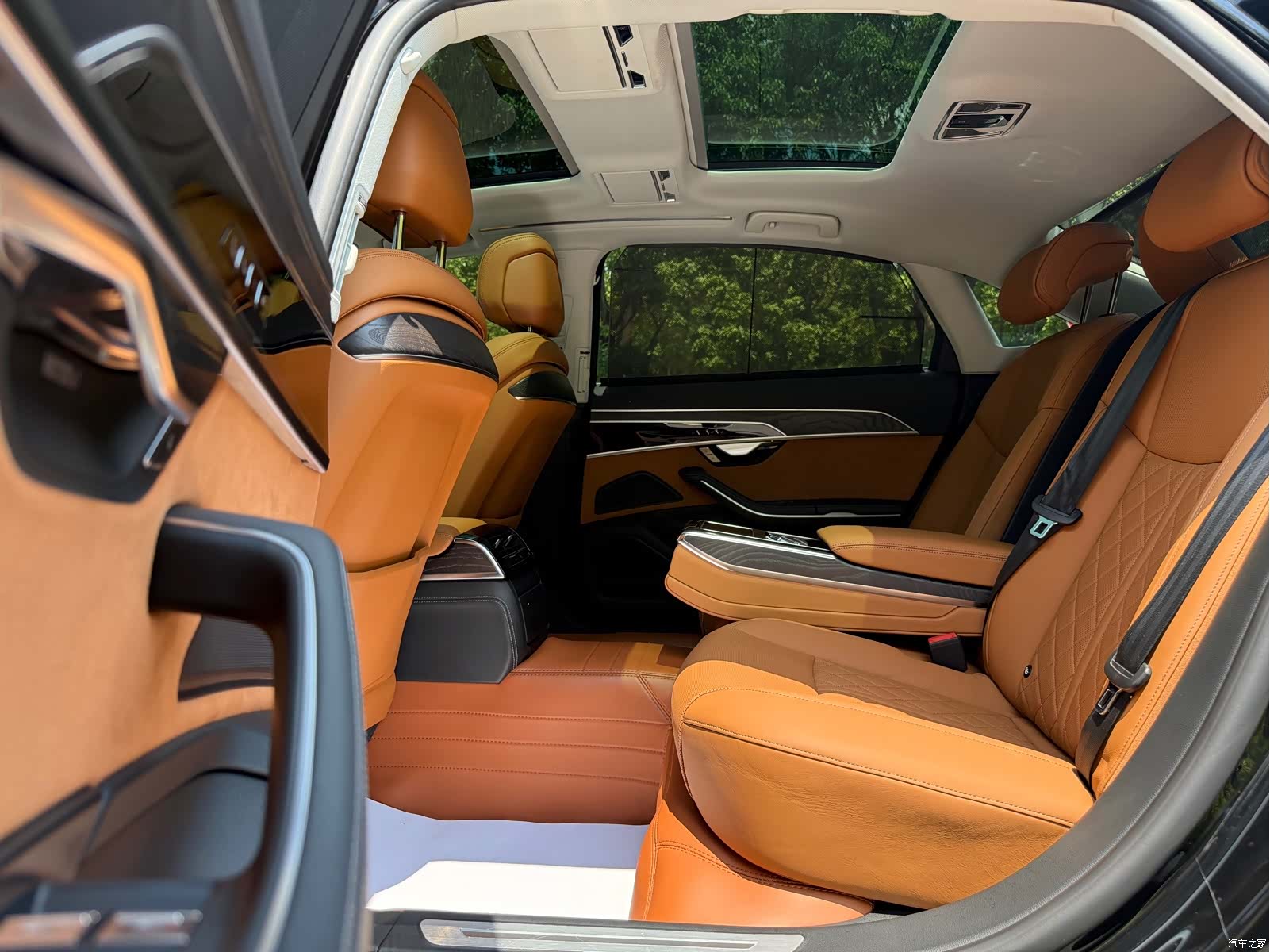 Audi A8L, 2023 15
