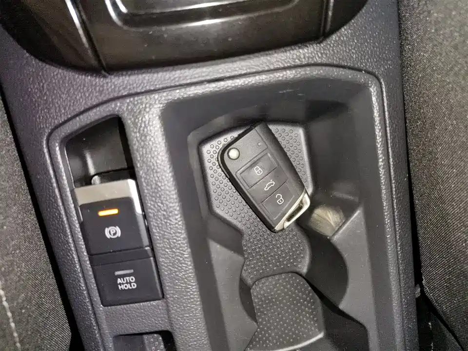 Volkswagen T-ROC exploring Songs