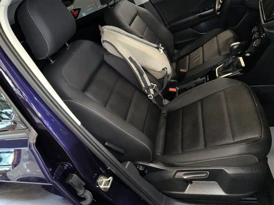 Volkswagen T-ROC exploring Songs