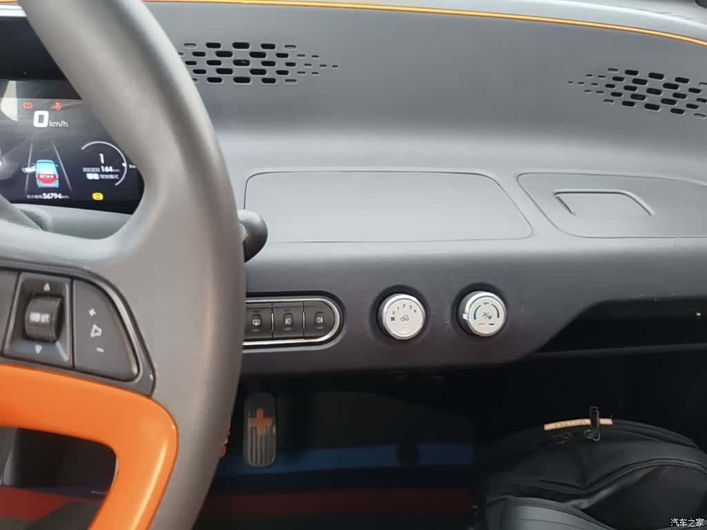 Wuling E100, 2020 13