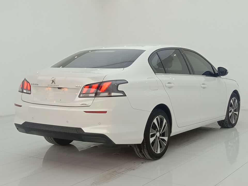 Peugeot 408