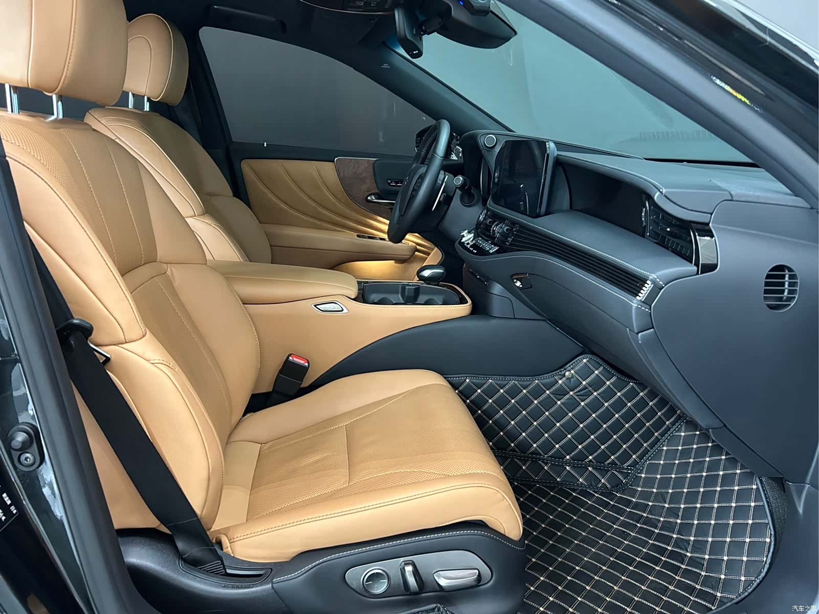 Lexus LS, 2021 14