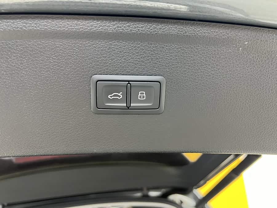 Audi Q5L 2020, фото 29
