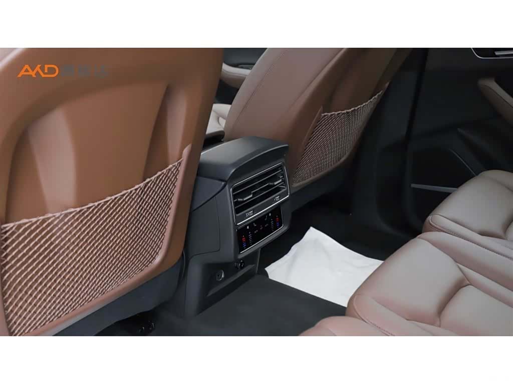 Audi Q7, 2025 10