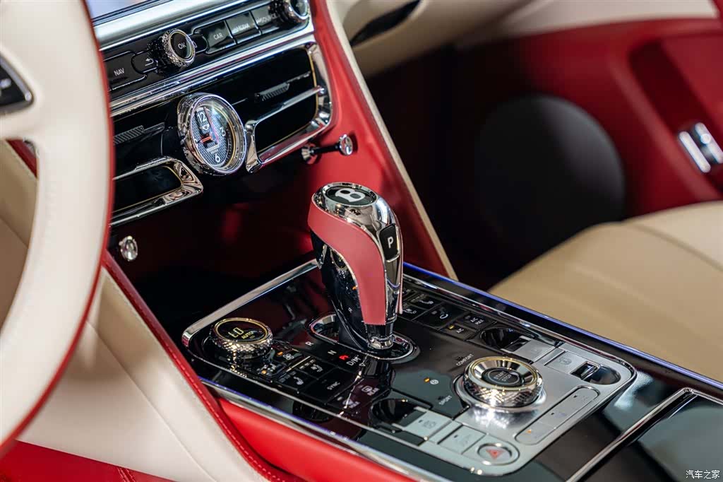 Bentley Flying Spur, 2024 15