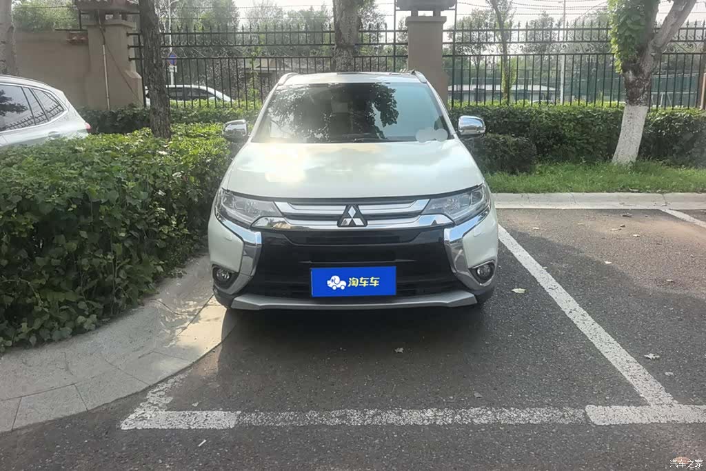 Mitsubishi Outlander, 2016 2
