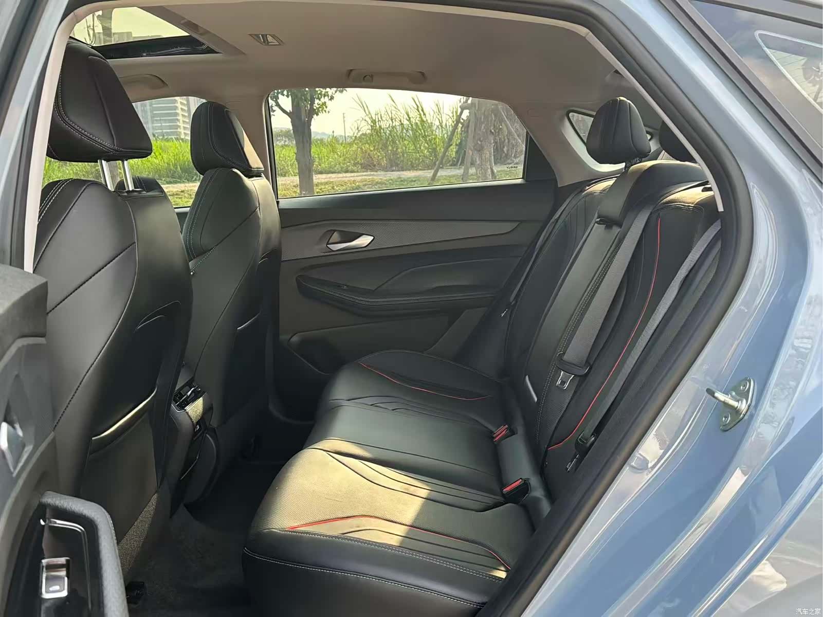 Geely Binray, 2025 10