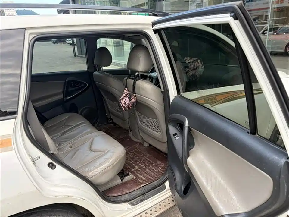 Toyota RAV4 Rongfang