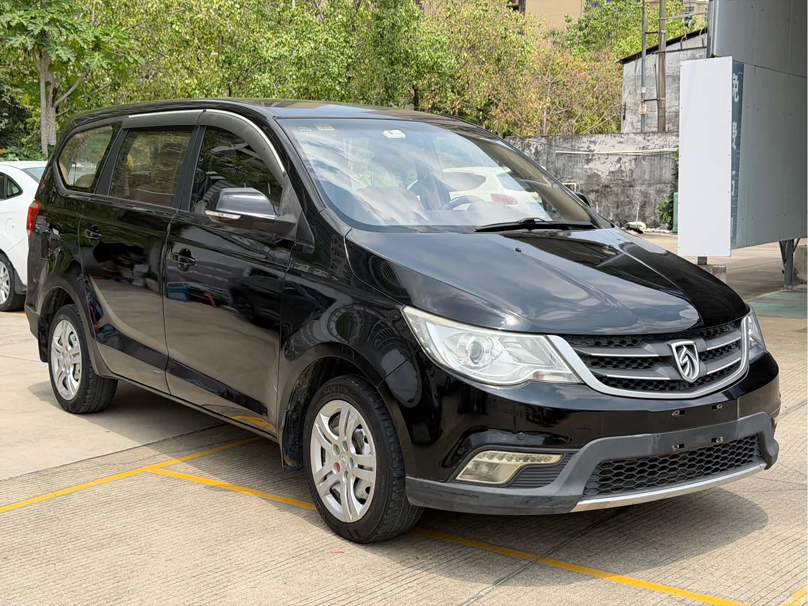 Wuling 730, 2016 3