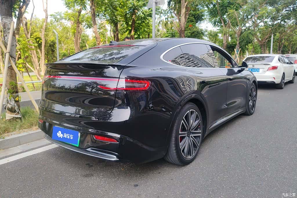 Luxeed R7, 2025 3