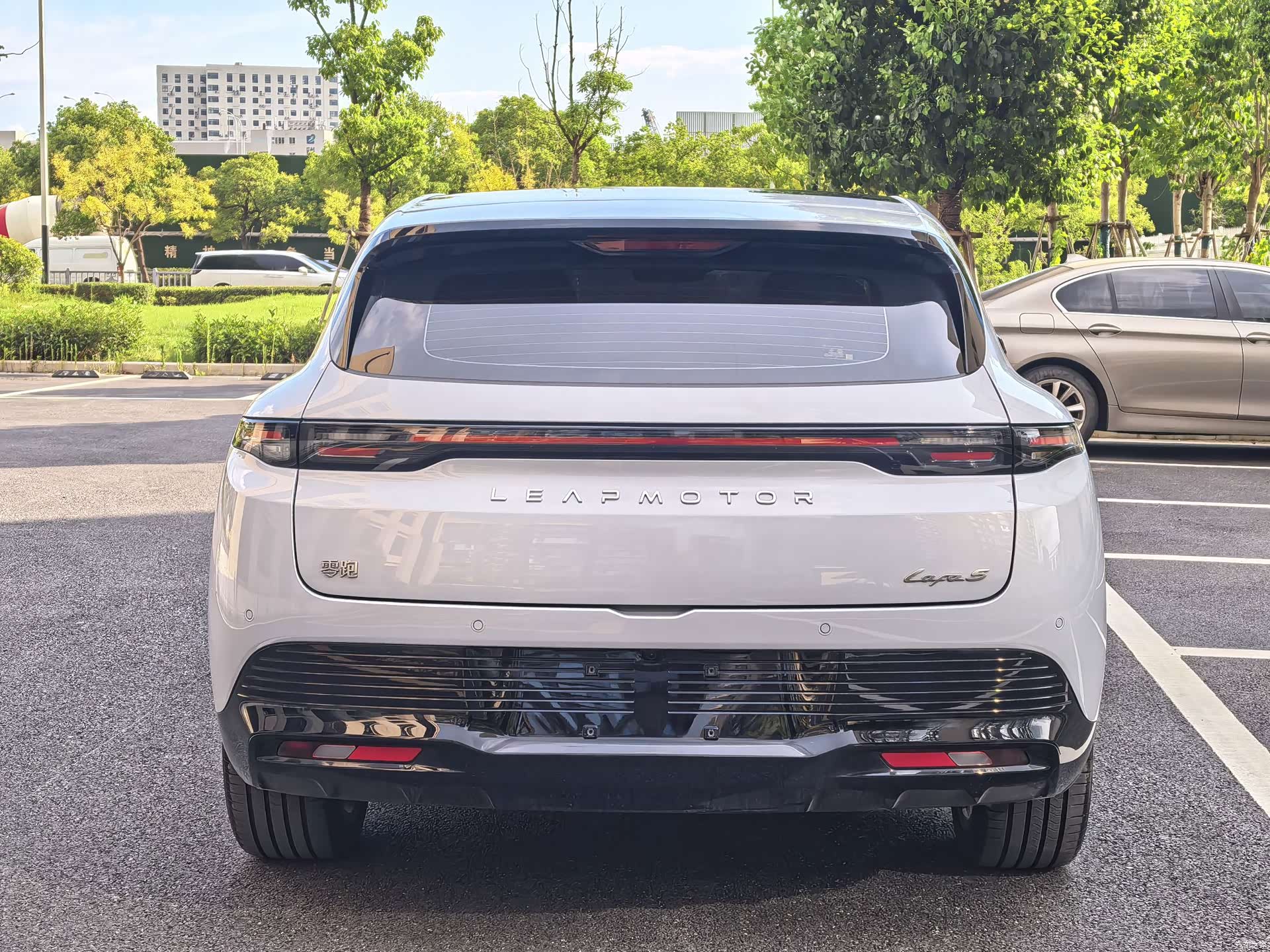 Leapmotor Lafa5, 2026 все фото