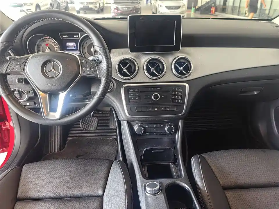 Mercedes-Benz GLA
