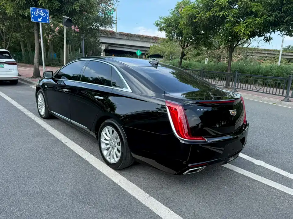 Cadillac XTS