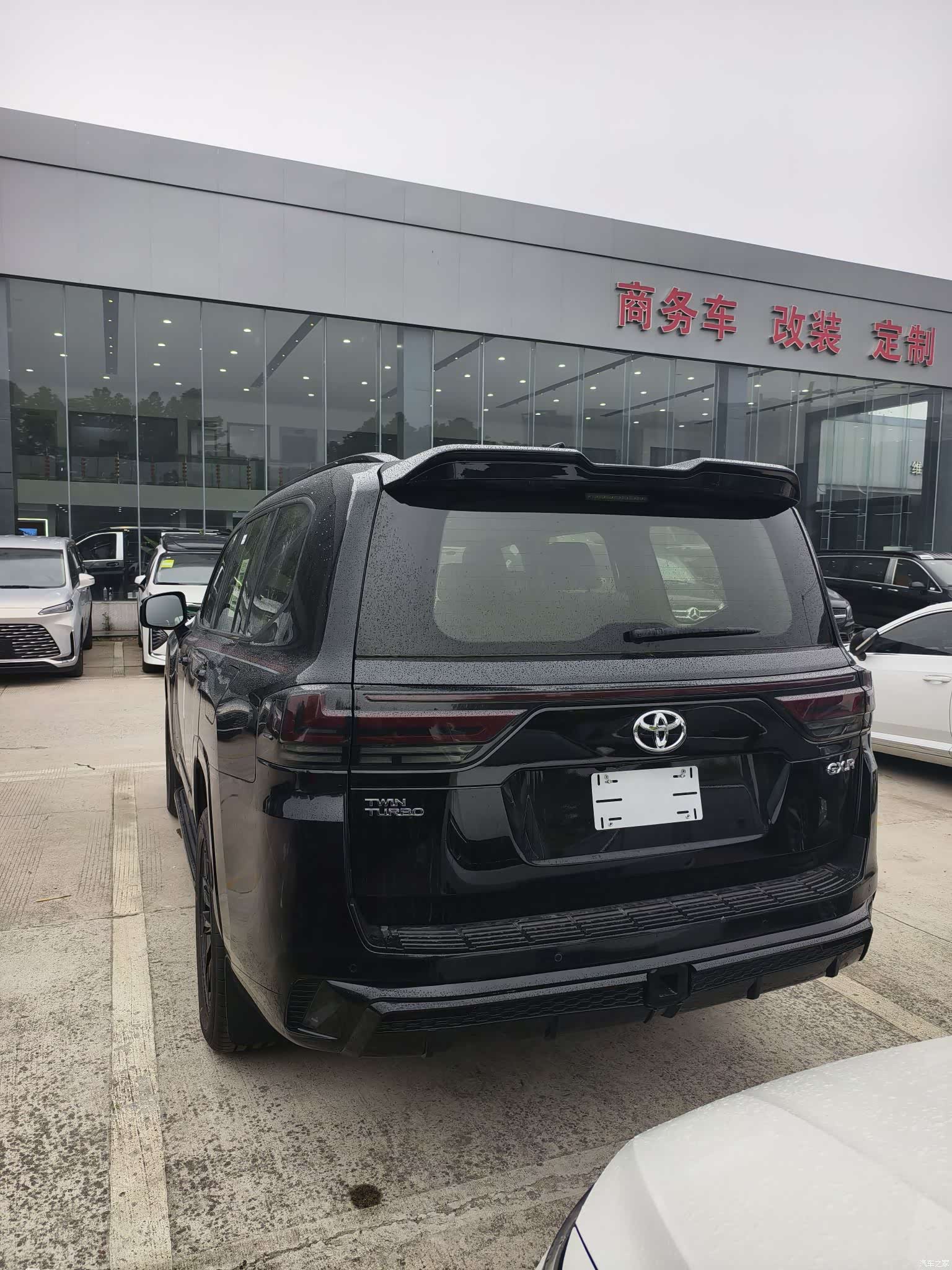 Toyota Land Cruiser, 2026 11