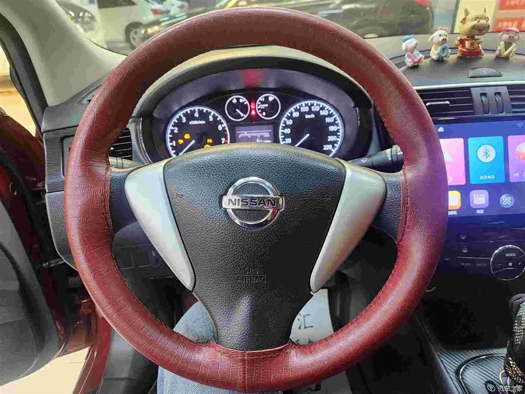 Nissan Tiida, 2014 4