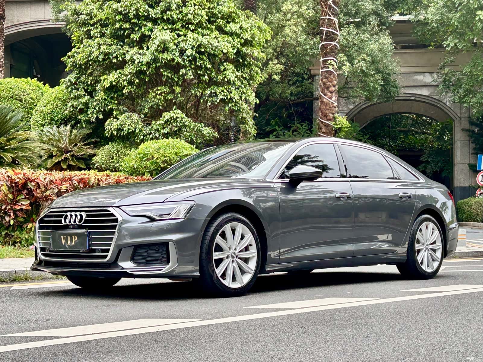 Audi A6L, 2020 3