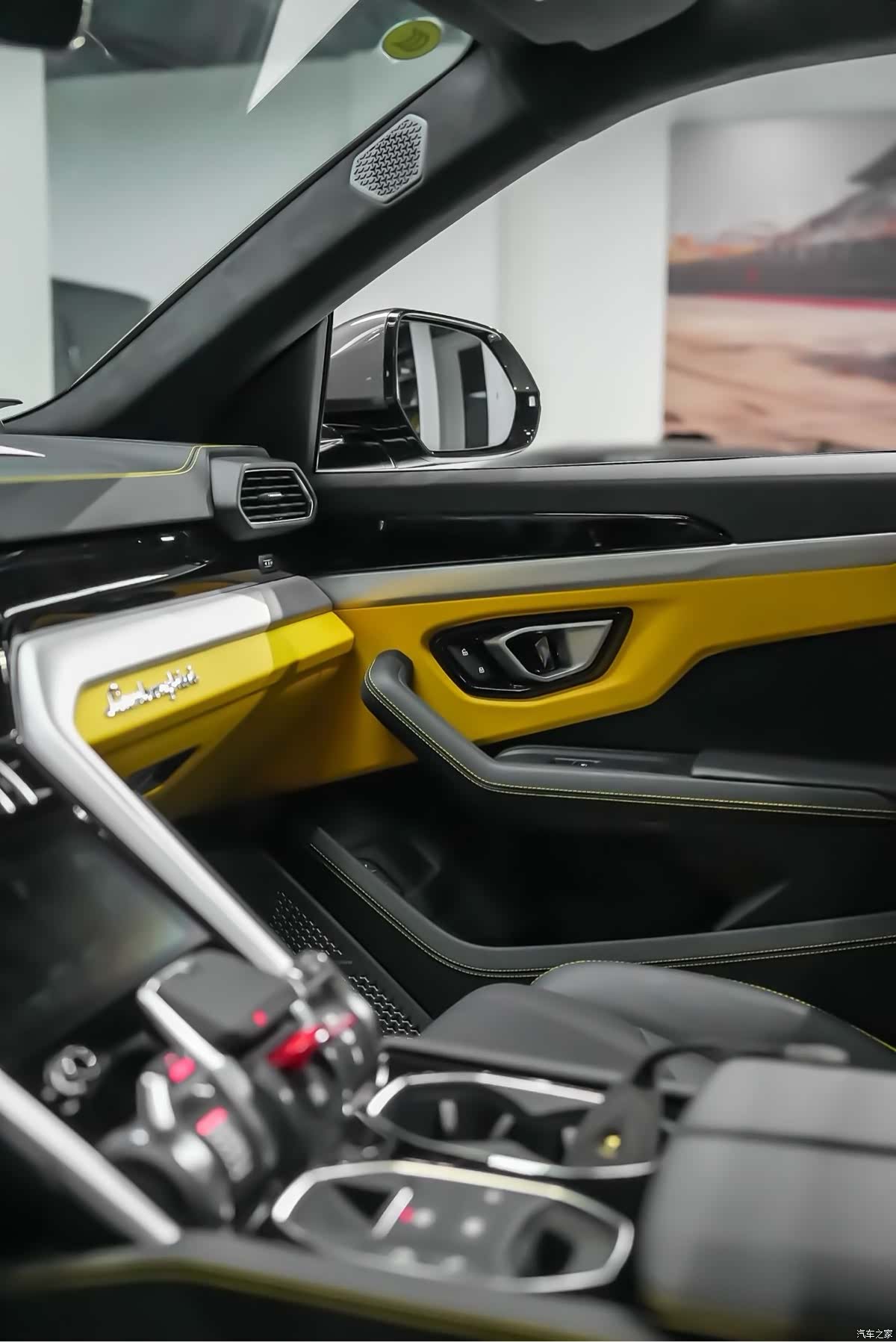 Lamborghini Urus, 2024 15