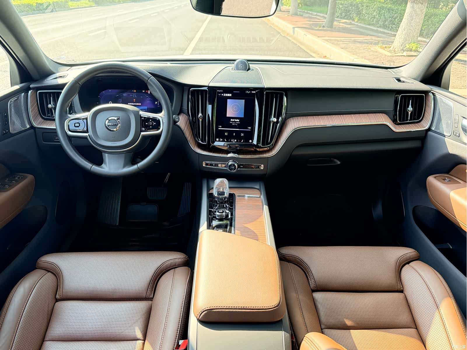 Volvo XC60, 2024 8