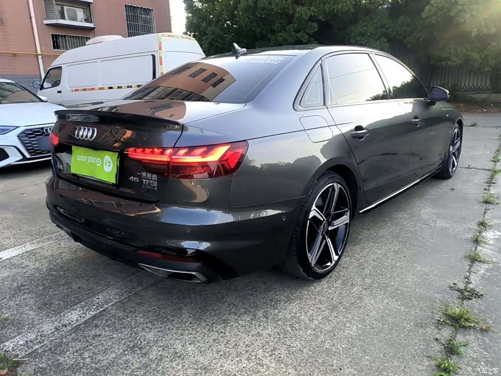 Audi A4L, 2023 все фото