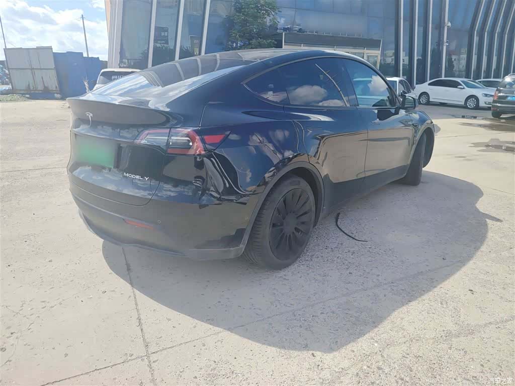 Tesla Model Y, 2023 все фото