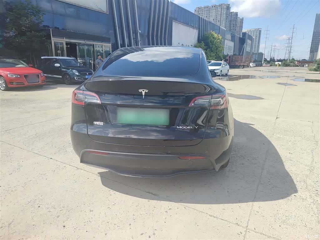Tesla Model Y, 2023 6