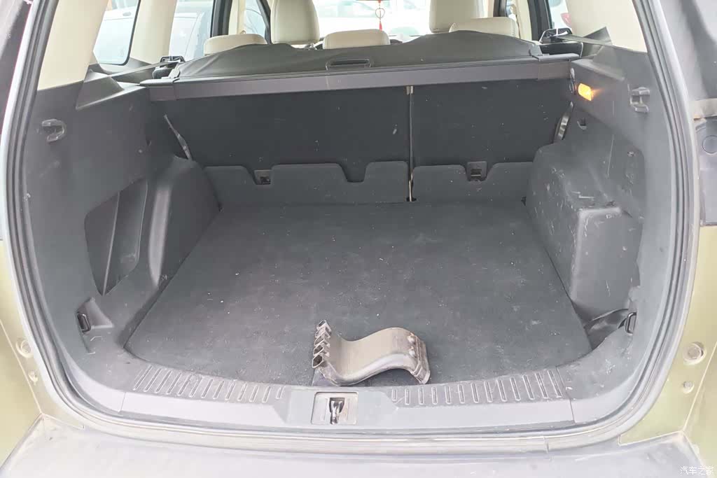 Ford Kuga, 2015 4