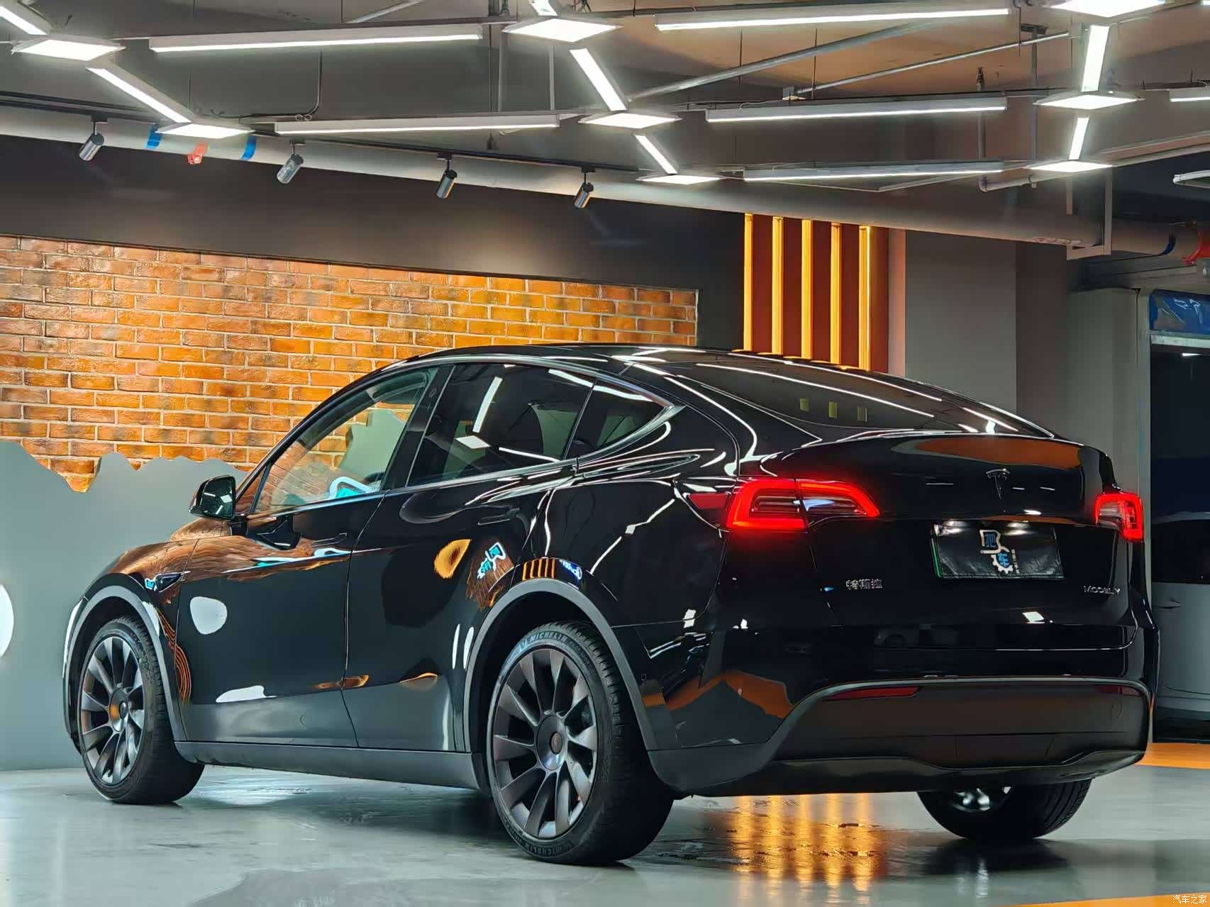 Tesla Model Y, 2021 28