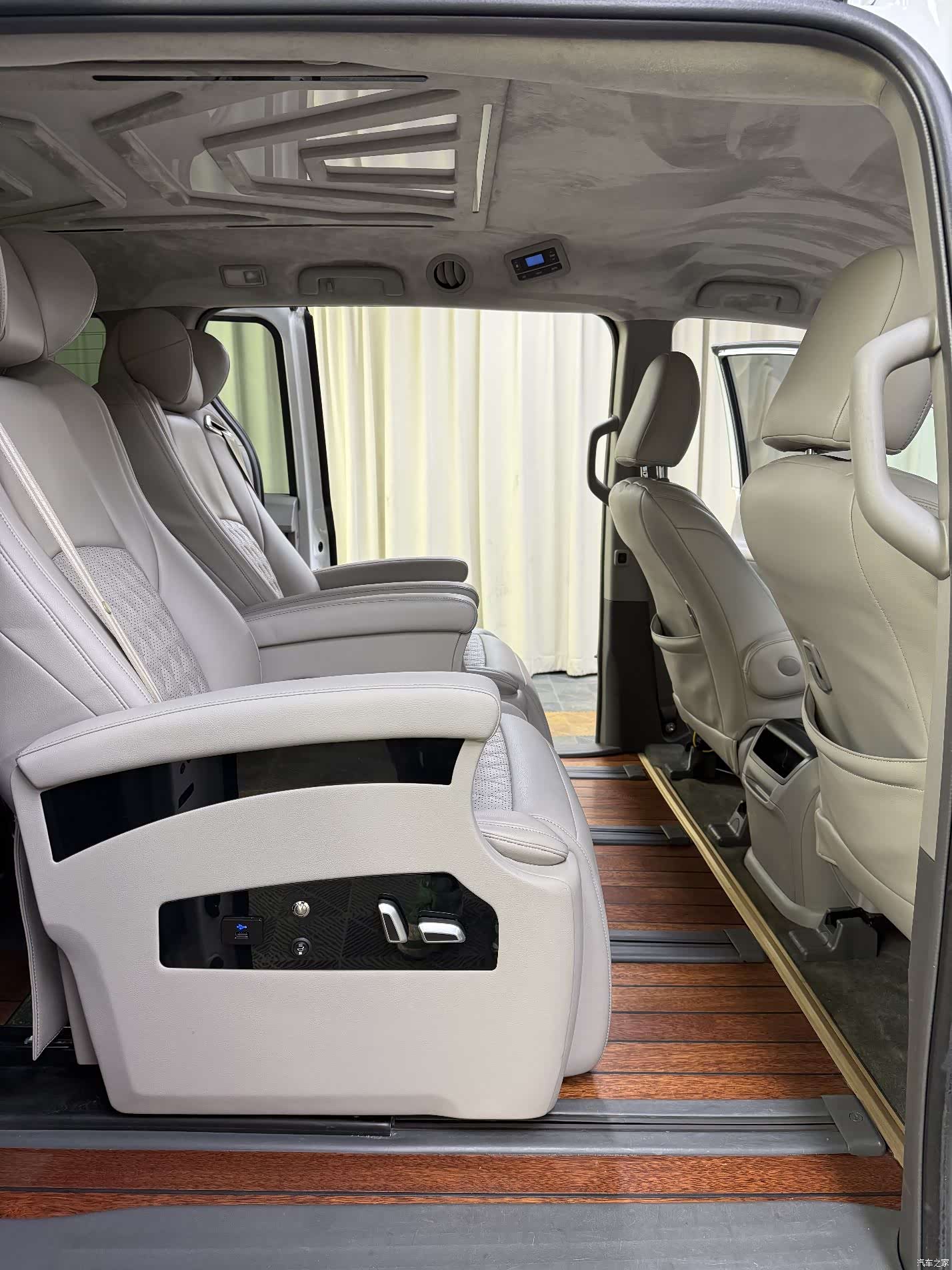 Toyota Sienna, 2015 25