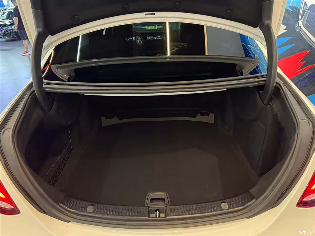 Mercedes-Benz E-Class, 2018 15