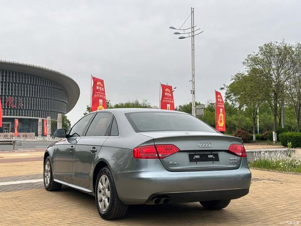 Audi A4L, 2010 6