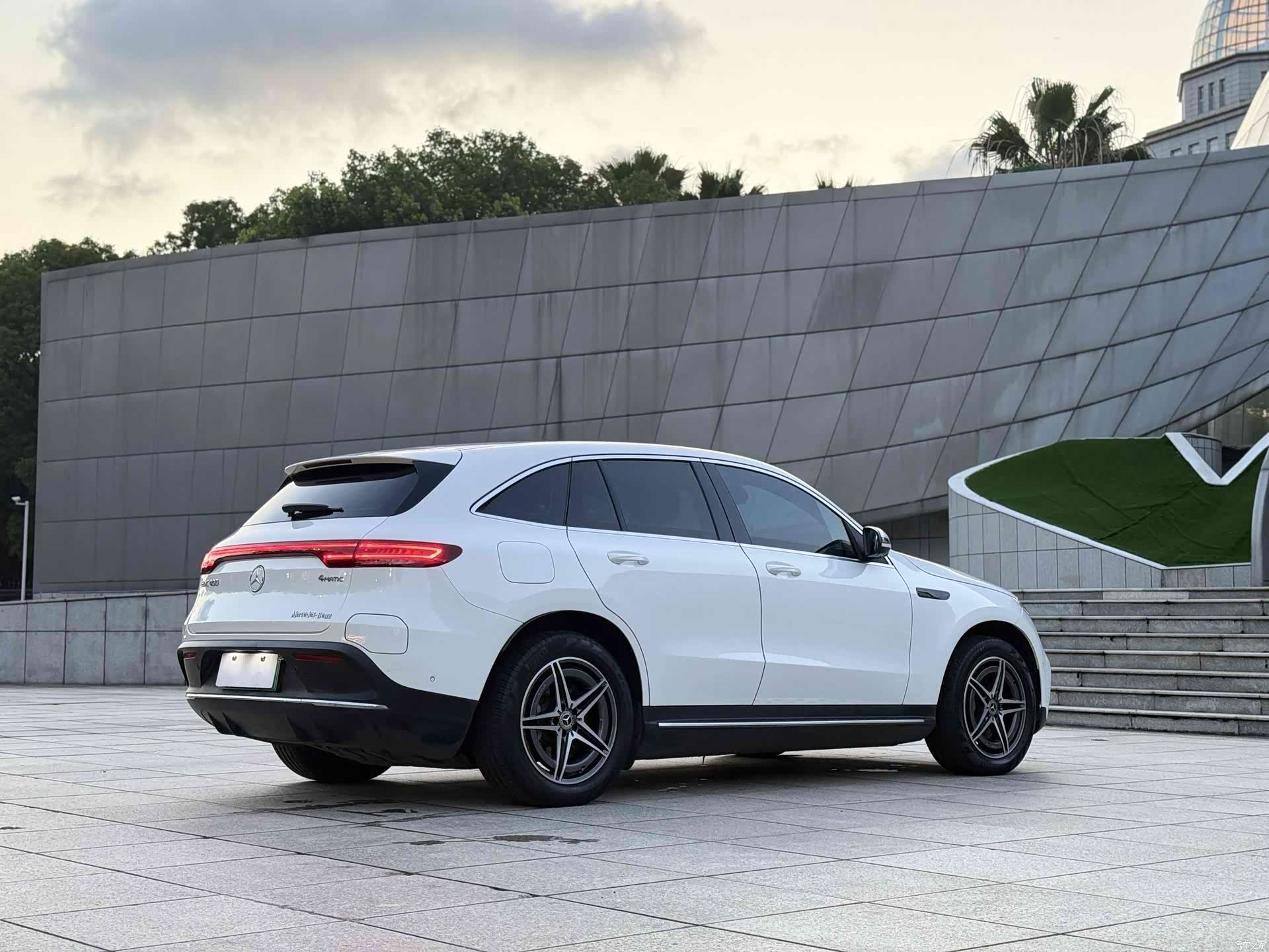 Mercedes-Benz EQC, 2021 6