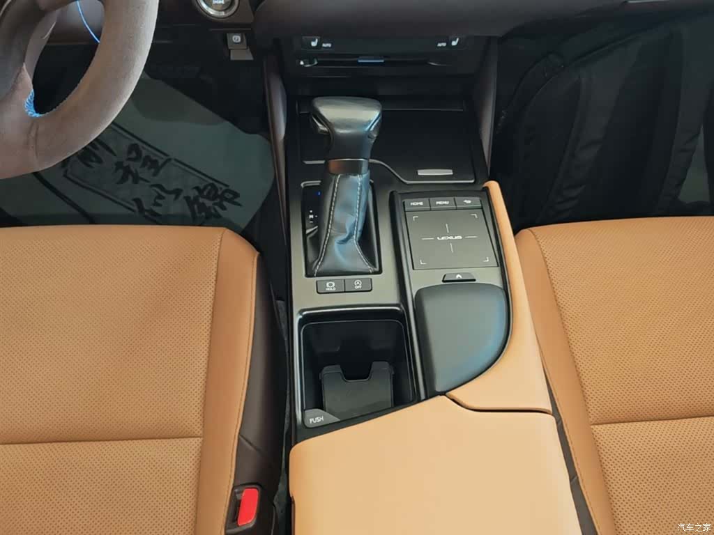 Lexus ES, 2020 14