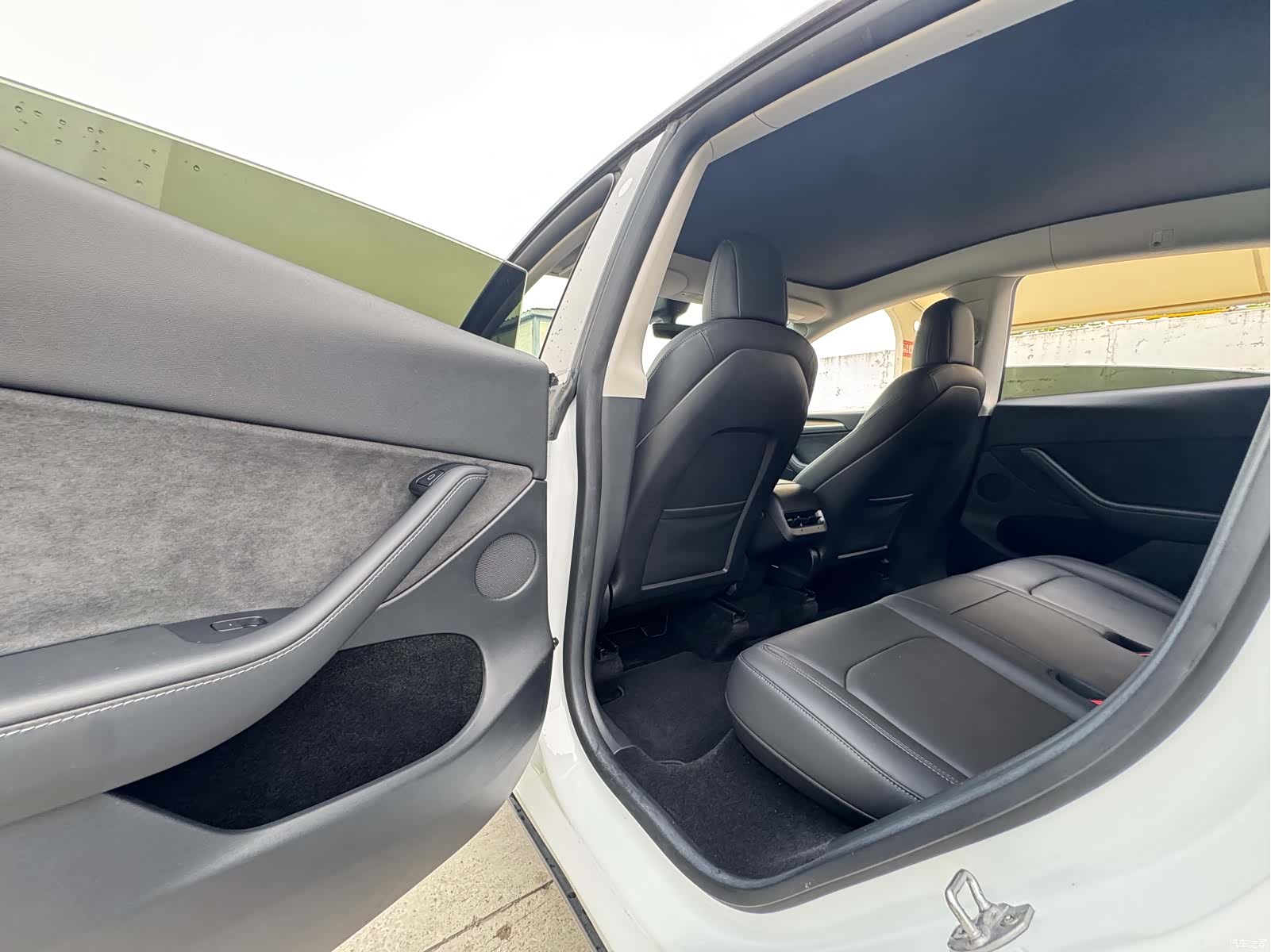 Tesla Model Y, 2022 16