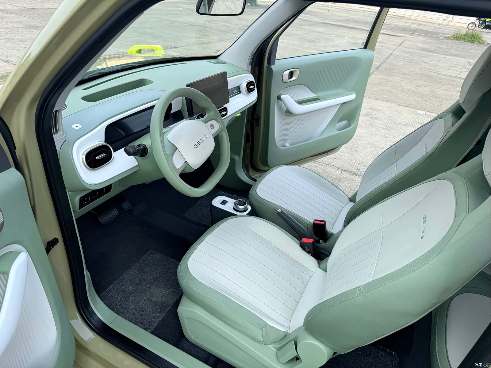 Geely Panda, 2025 18