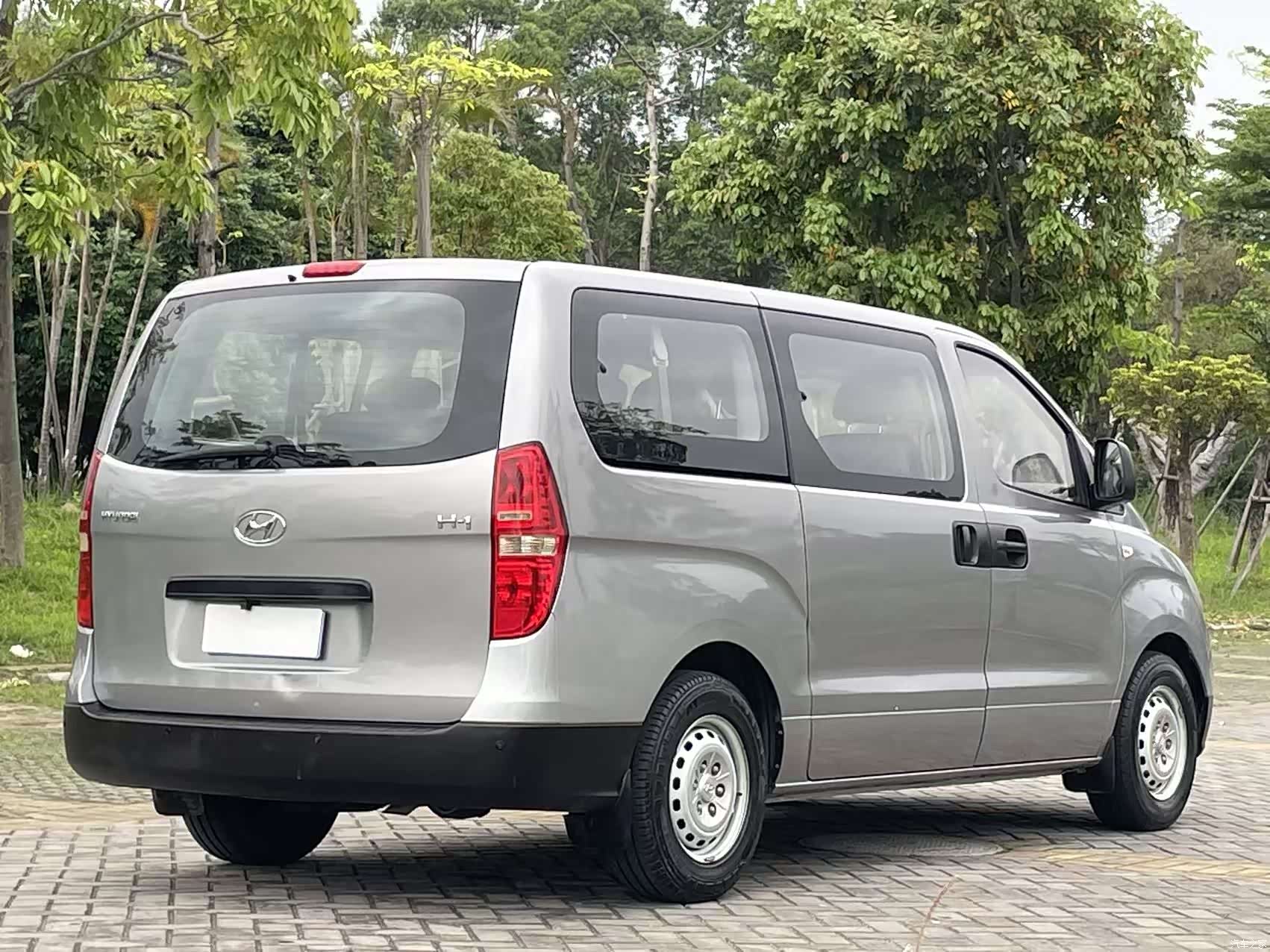 Hyundai H-1, 2013 10